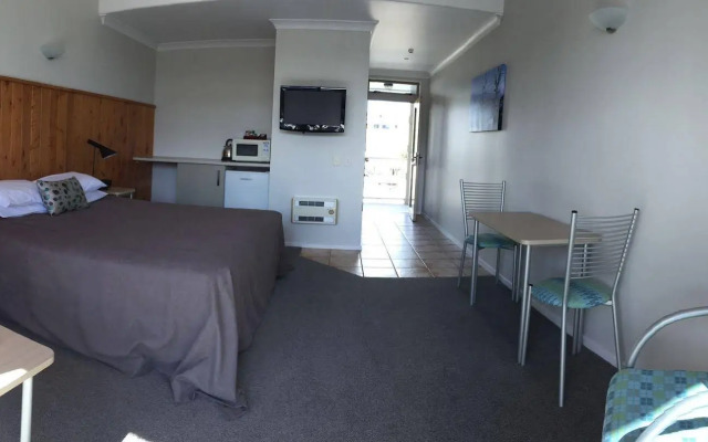 Raglan Sunset Motel
