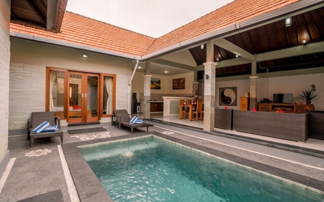 Taman Bali Villa Dewi Sri