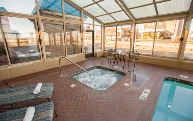Econo Lodge Inn & Suites Joplin