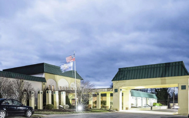 Ramada by Wyndham Indiana