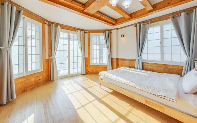 Geoje Come and Stay Pension