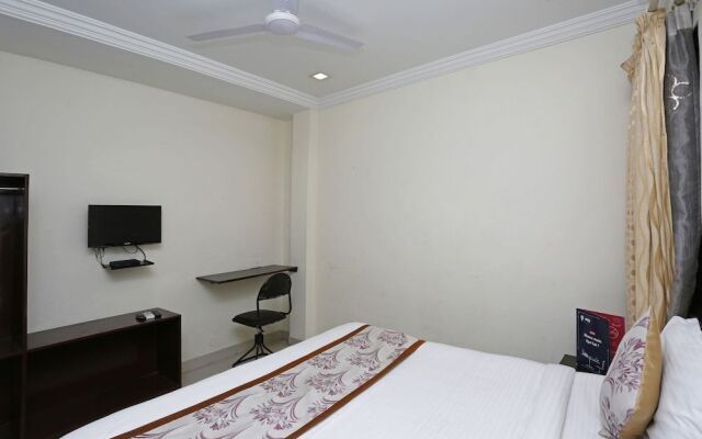 OYO 2229 Hotel Golden Wings