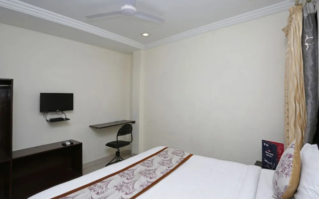 OYO 2229 Hotel Golden Wings