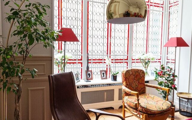 Classical Features in the 9th