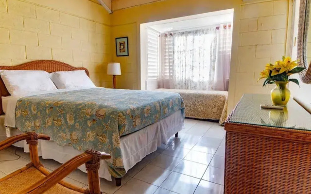 Ocho Rios Boardwalk Apartment