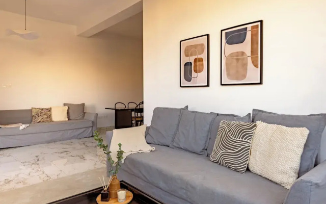 Sanders River Plaza Limassol Apartment