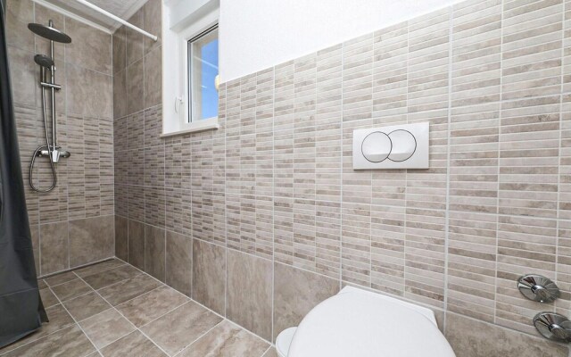 Amazing Apartment in Kastel Luksic With 1 Bedrooms and Wifi