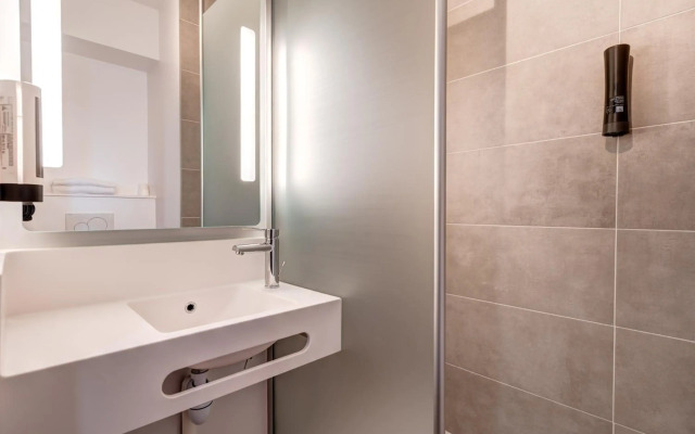 B&B HOTEL Le Port-Marly Saint-Germain-En-Laye