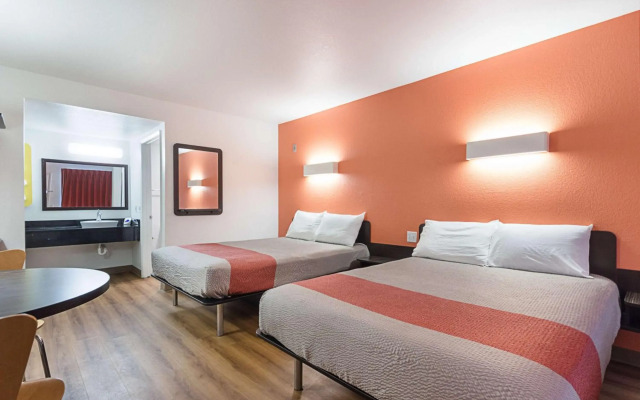 Motel 6 Fresno, CA