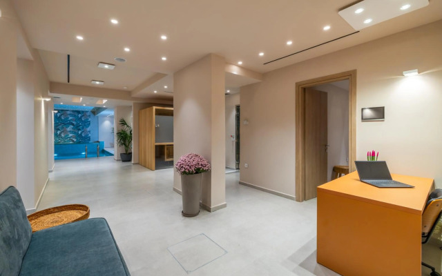 Ionian Plaza Hotel