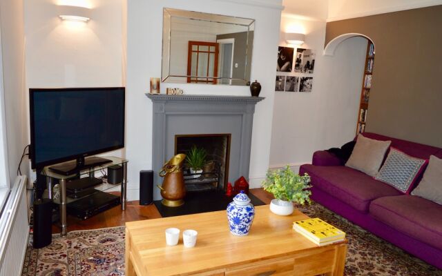 Bright 3 Bedroom Home Bristol