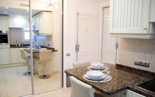 Luxury 1 Bedroom Apartment Next To The Casino