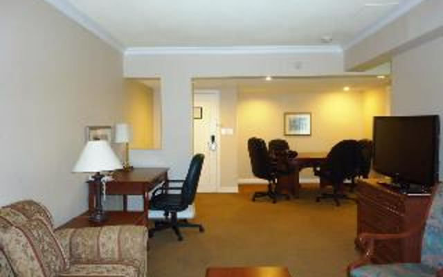 Capital Hill Hotel & Suites