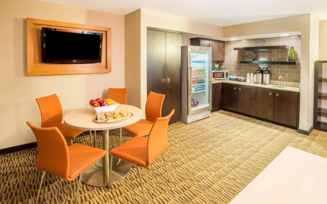 Holiday Inn Airport - Portland by IHG