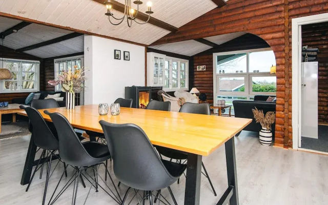 Vibrant Holiday Home in Jutland near Sea