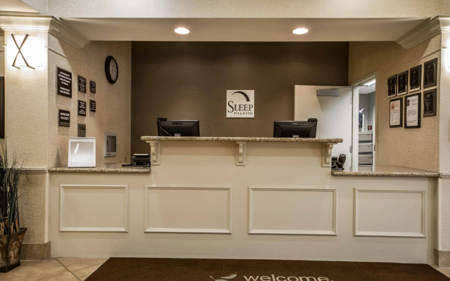Sleep Inn & Suites Milwaukee Airport