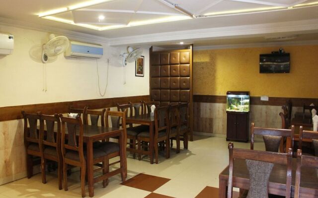 Chutney Merry Hotel