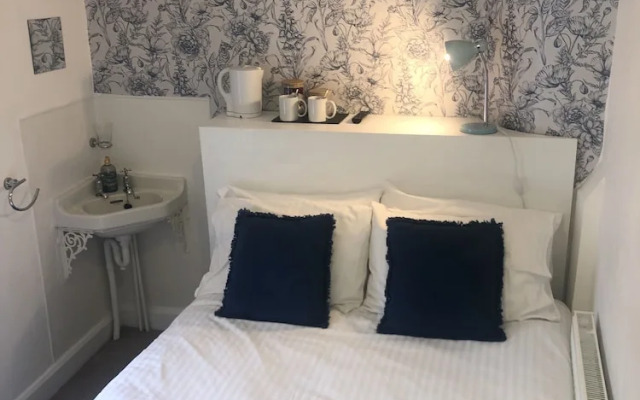 White Lodge Hotel