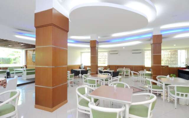 Airy Bandara Ahmad Yani Arteri Utara D4 Semarang