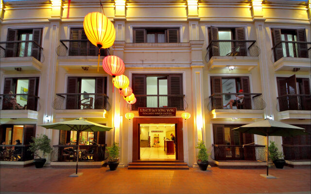 Golden River Hotel