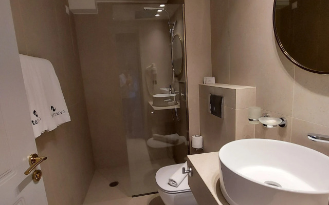 Leto Nuevo Hotel