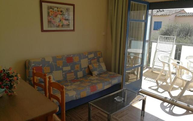 Apartment With Community Pool for 4 People