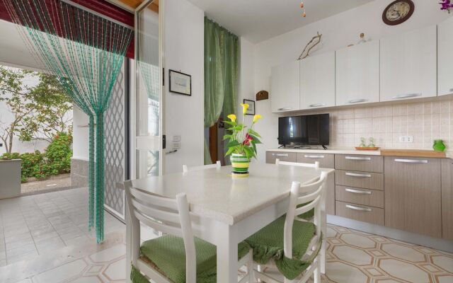 2338 Bilo Imma B by Barbarhouse