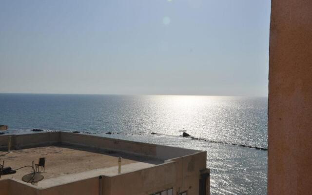 Beachfront Apartment Bat Yam 613