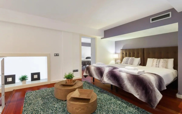 Plaça Catalunya Breathtaking 3bedroom Duplex with balcony