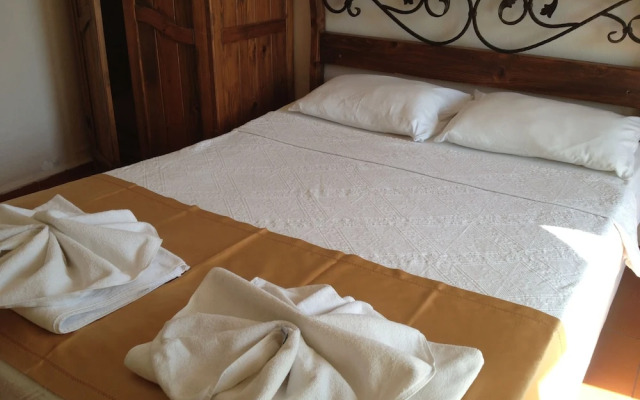 Palmyra Hotel & Sky Lounge