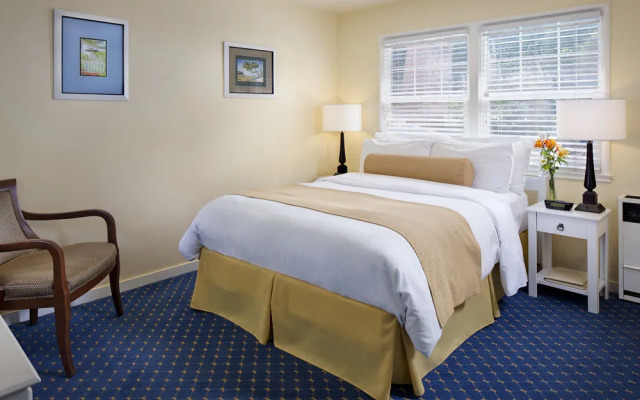 The Colonial Terrace