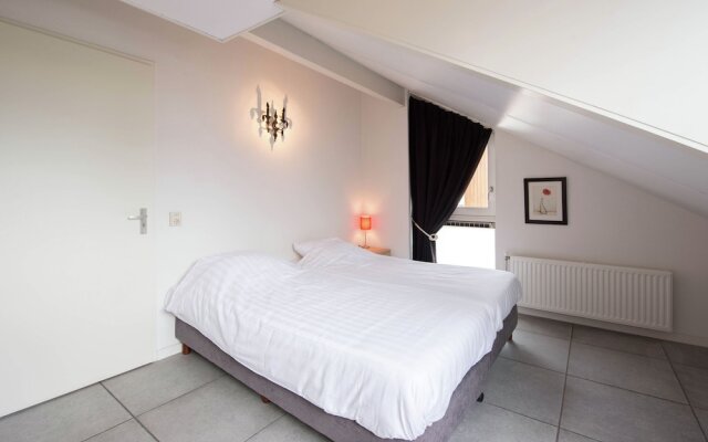 Nice House With Dishwasher, Near Amsterdam