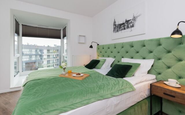Green Apartment in Gdansk by Renters