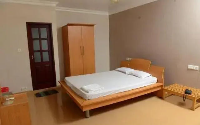 Mascot Paradise City Hotel
