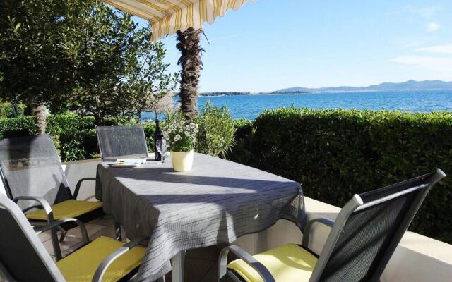 Villa Petar 2 - 10m From sea - H