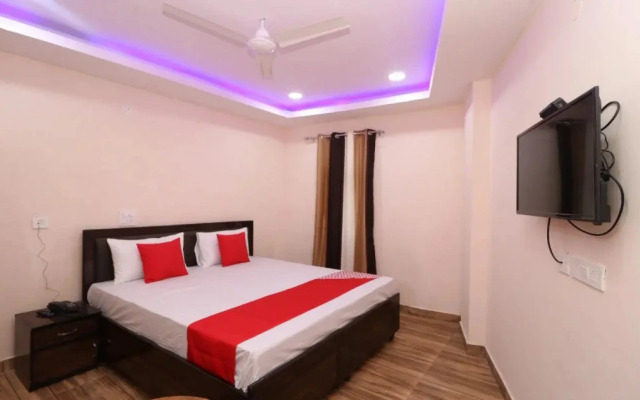 Hotel 3bros by OYO Rooms
