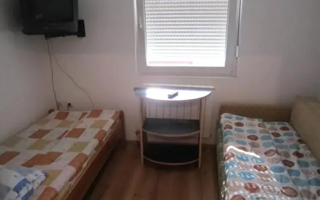 Hostel S