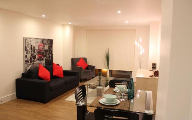 Stylish 3 Bed 2 Bath Apartment Hyde Park