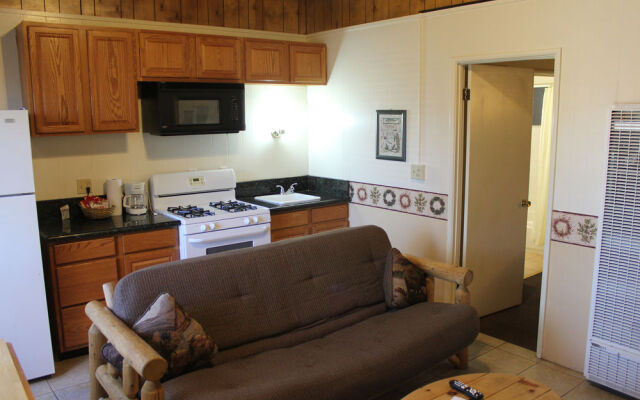Rodeway Inn & Suites Fireside Lodge