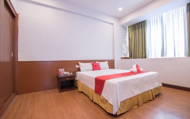 RedDoorz Plus Near Van Mieu Quoc Tu Giam