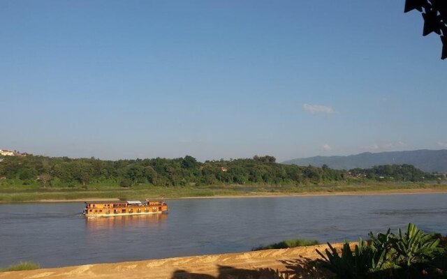 Baan Rimtaling Guest House