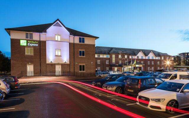 Holiday Inn Express London Gatwick - Crawley by IHG