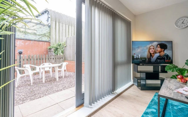 Modern Townhouse Close to Birmingham City Centre