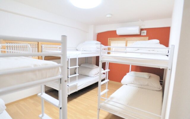 HOLIDAY VIEW INN - Hostel