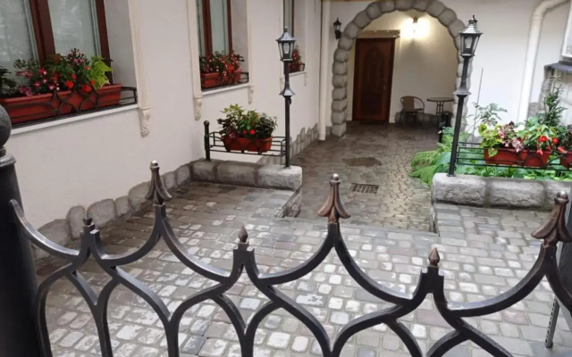 RynOK 25 Deluxe Lviv Center