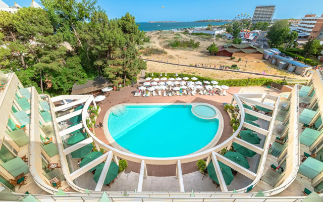 Jeravi Hotel