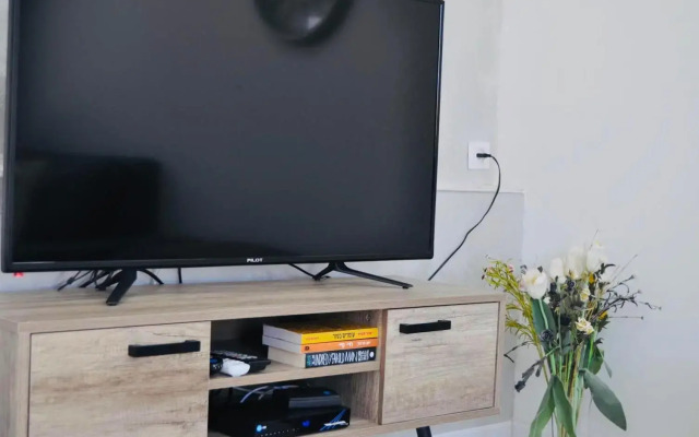 Perfect Southern Getaway with Balcony