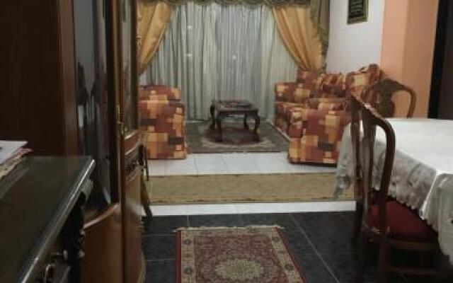Al Rehab Apartment. with Private Garden