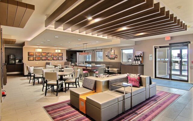 Holiday Inn Express Fargo-West Acres by IHG