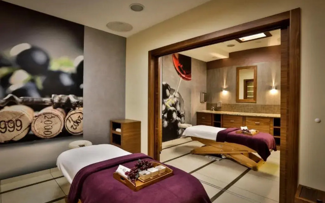 Pałac Mierzęcin Wellness & Wine Resort